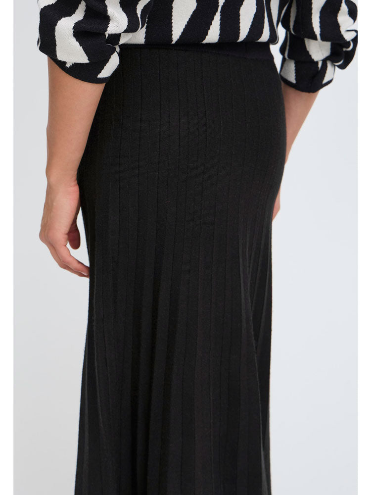 B Young ByMarlin Plisse Skirt Black