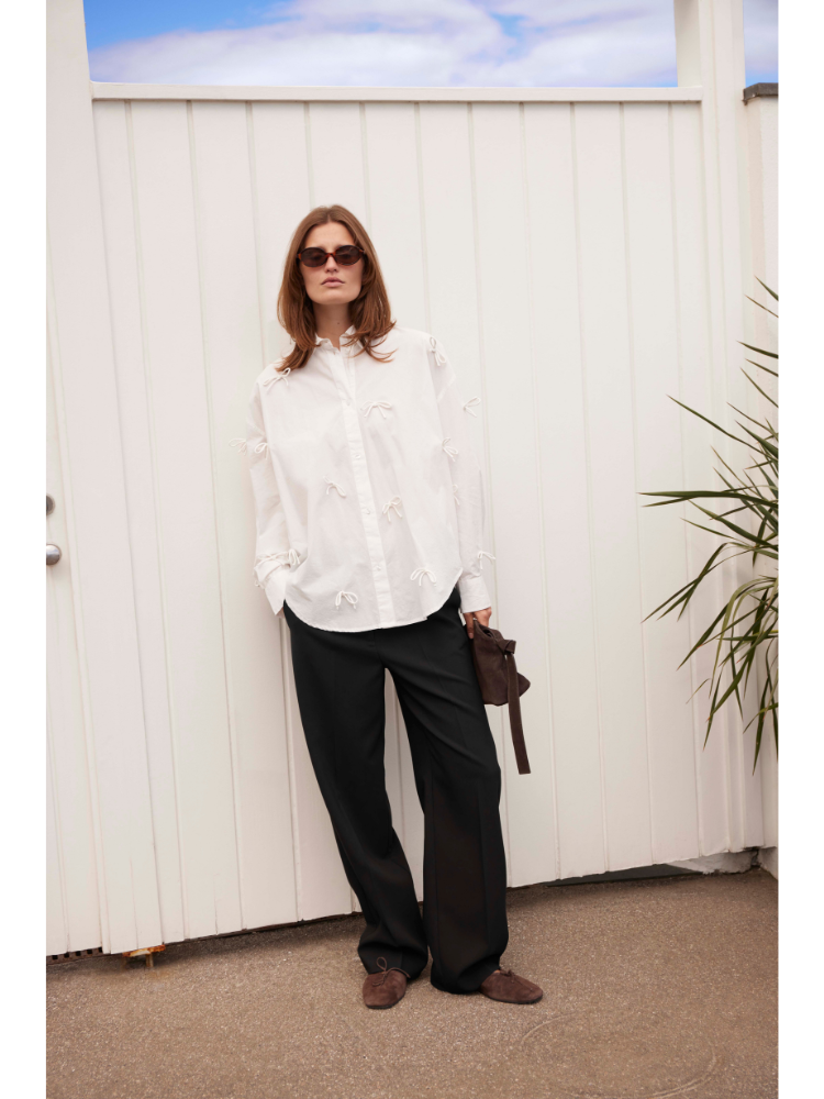 Soaked in Luxury SLJoa Bow Shirt White