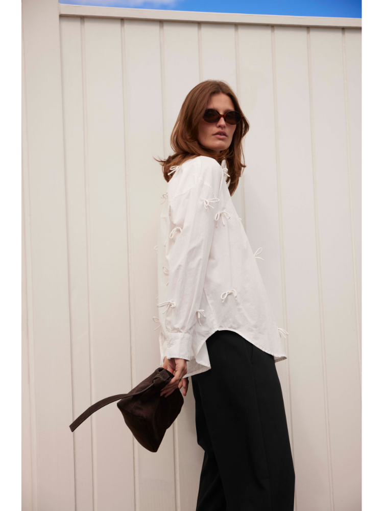 Soaked in Luxury SLJoa Bow Shirt White
