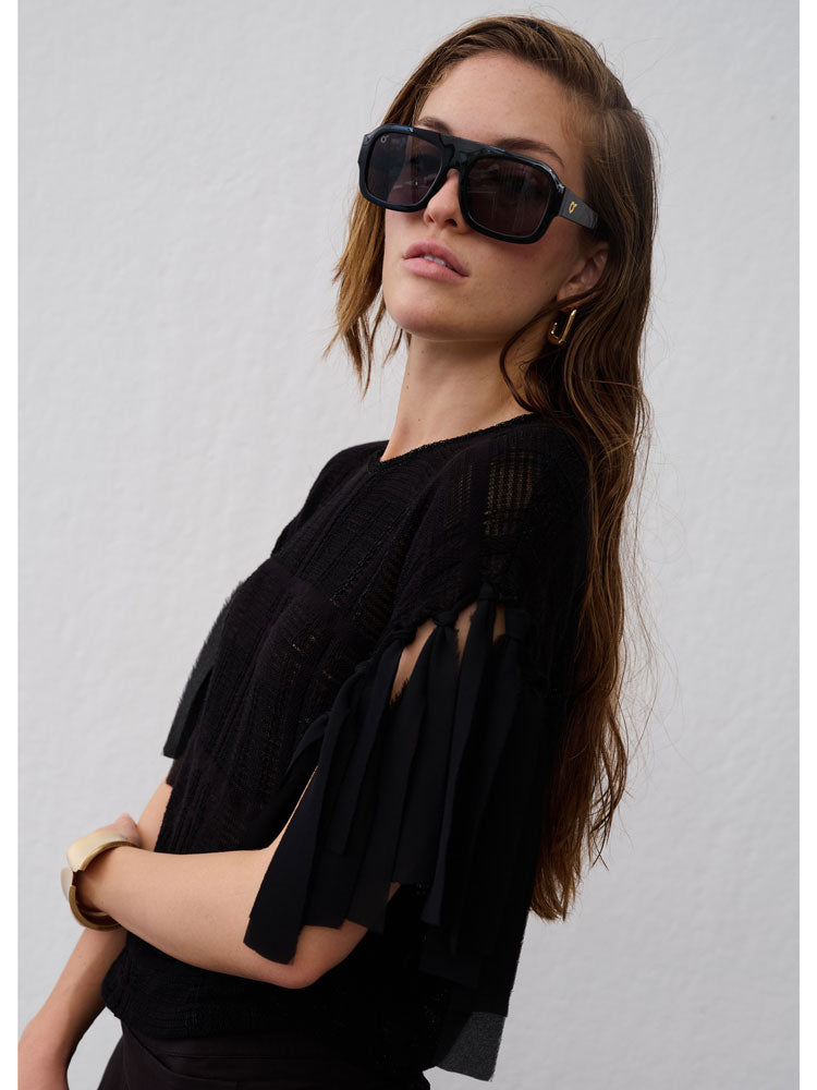 Floor Fringe Sleeve Knit Black