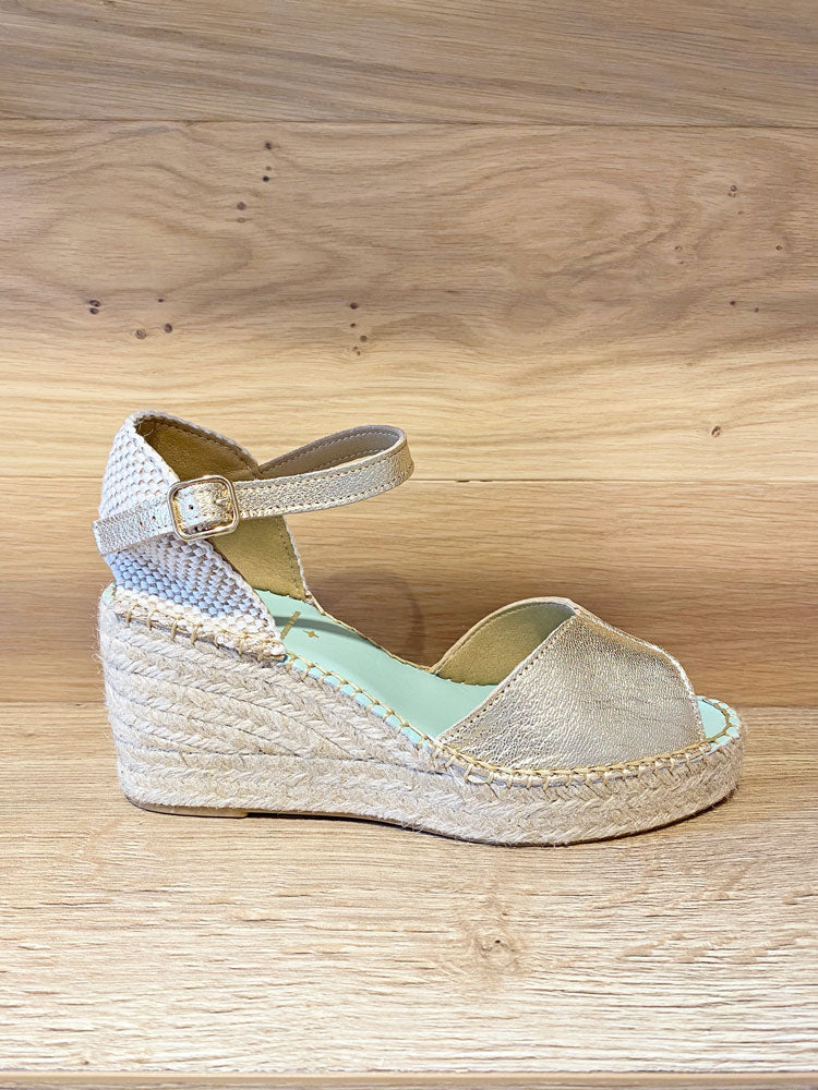 Star Love Etra Open Toe Espadrille Wedges Platino