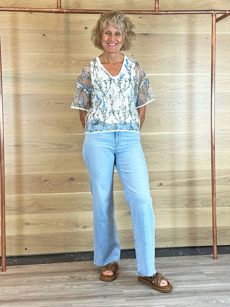 Paige Anessa 31&quot; Jeans Suki Distressed
