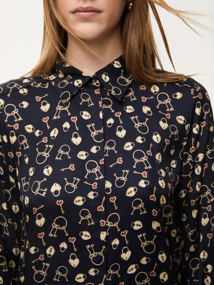 zzw25 Teresa Shirt Navy Padlock